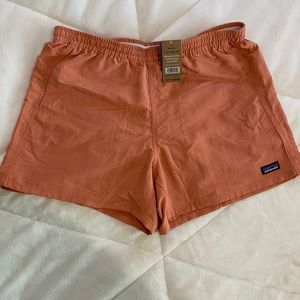 Patagonia baggies 5’ mellow melon